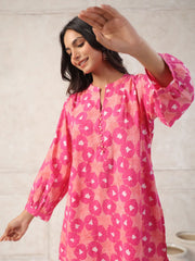 Floral Printed Cotton Blend Kurta With Pants