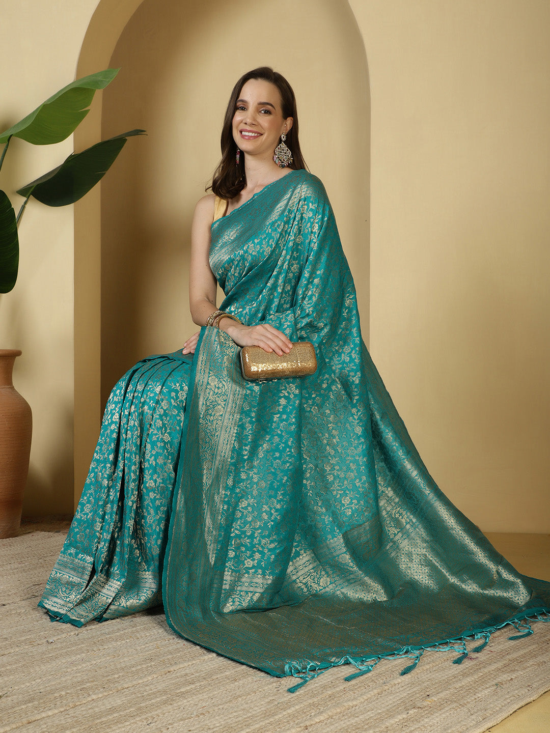 Zaari Jaal Crepe Saree