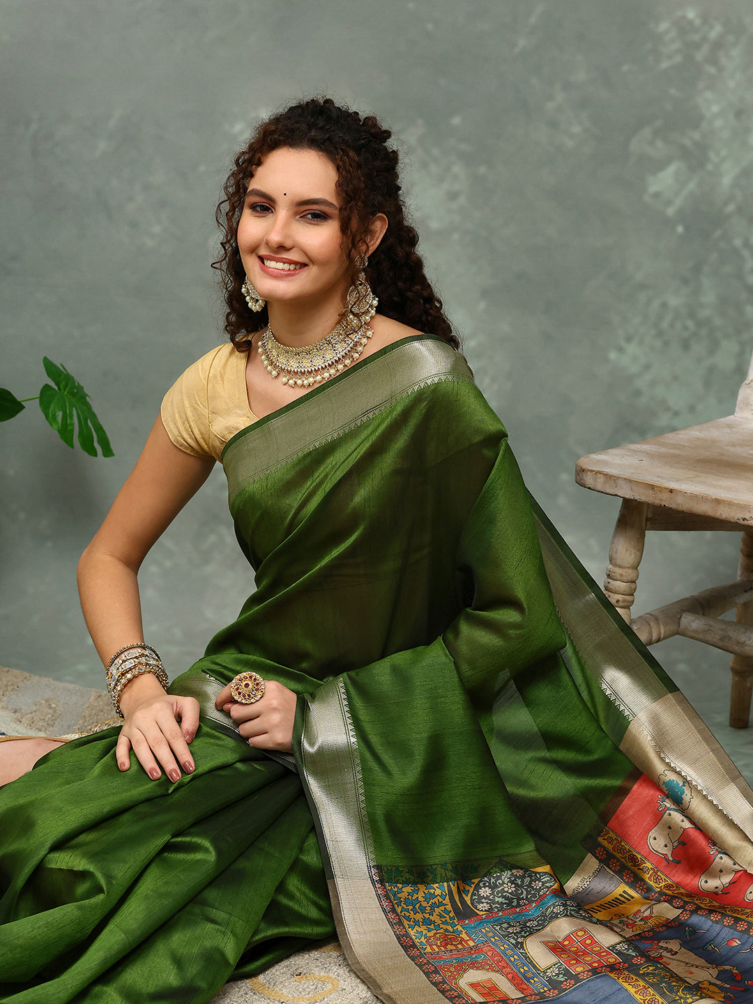 Plain Art slik Saree