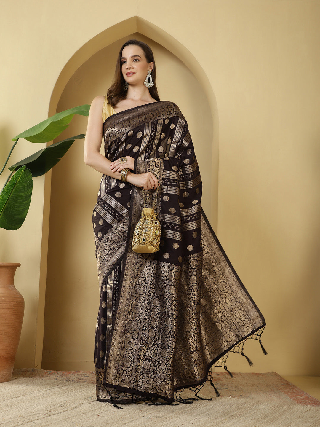 Zaari Jaal Crepe Saree