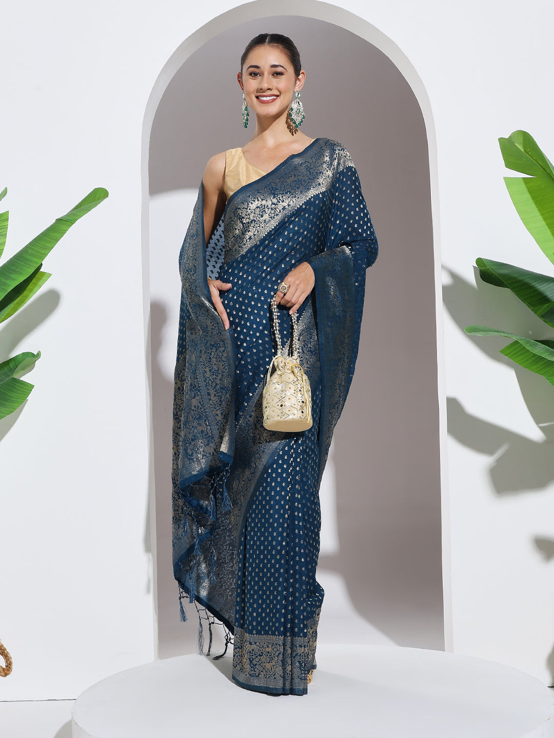 Zaari Jaal Crepe Saree