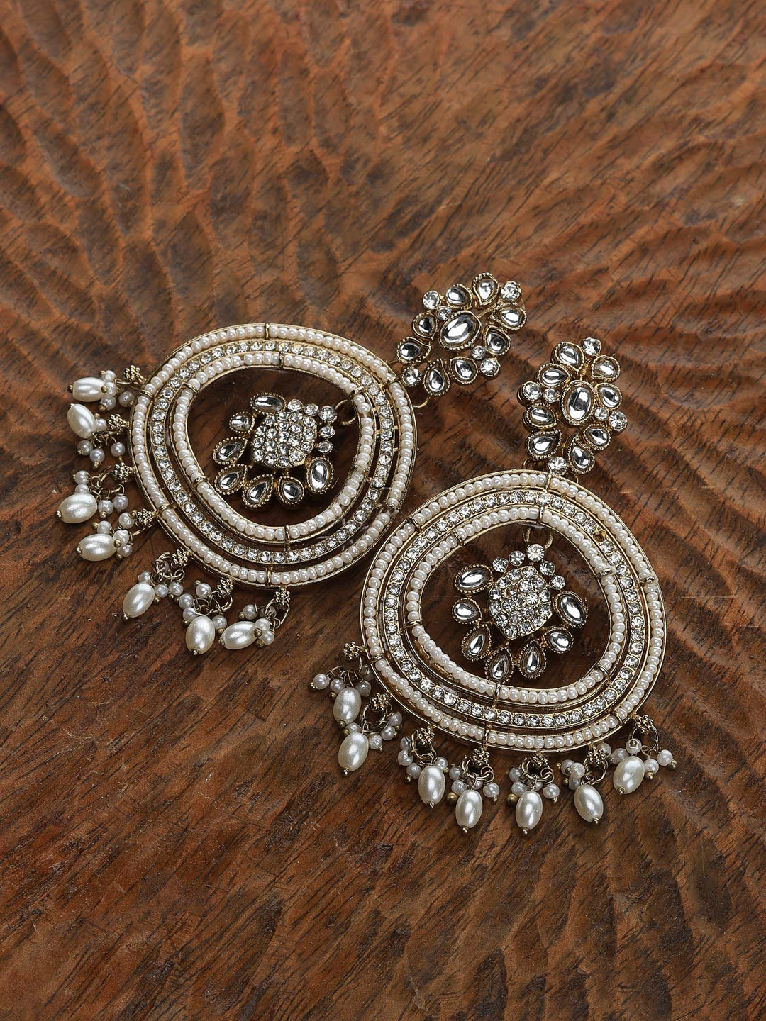 Gold White Jewellery Pair