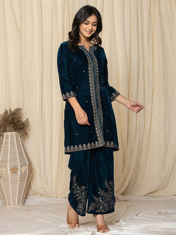 Zari Neck Embroidered Velvet Kurta With Pants