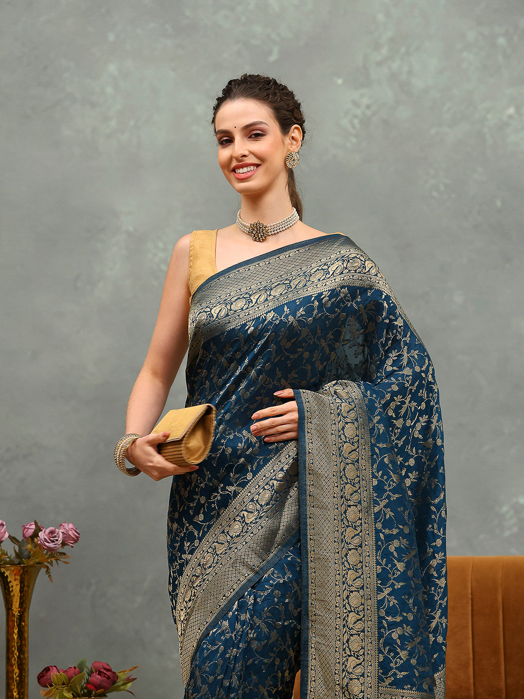 Zaari Jaal Crepe Saree