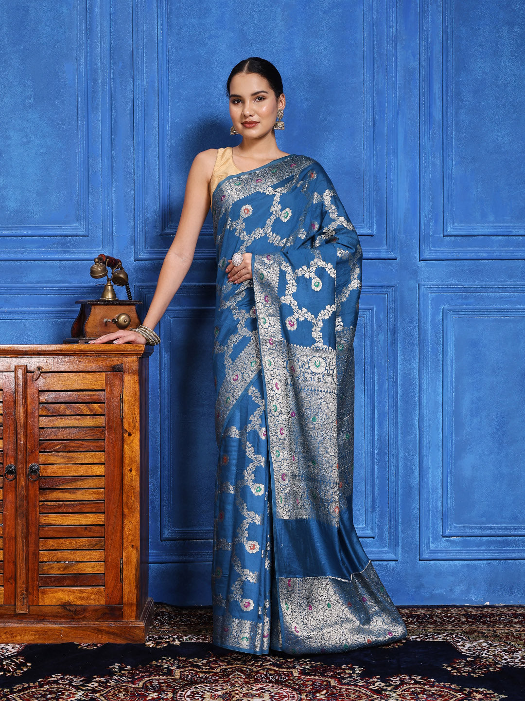 Zari Border Booti Cotton Blend Woven Saree