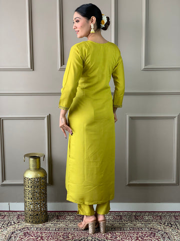 Neck Embroidered Chanderi Kurta With Pants & Dupatta