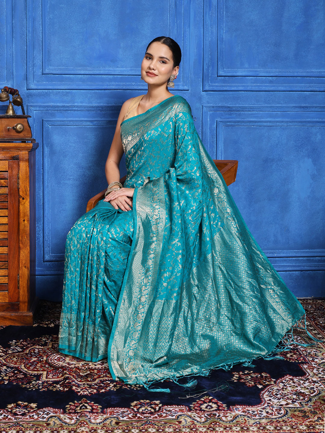 Zaari Jaal Crepe Saree