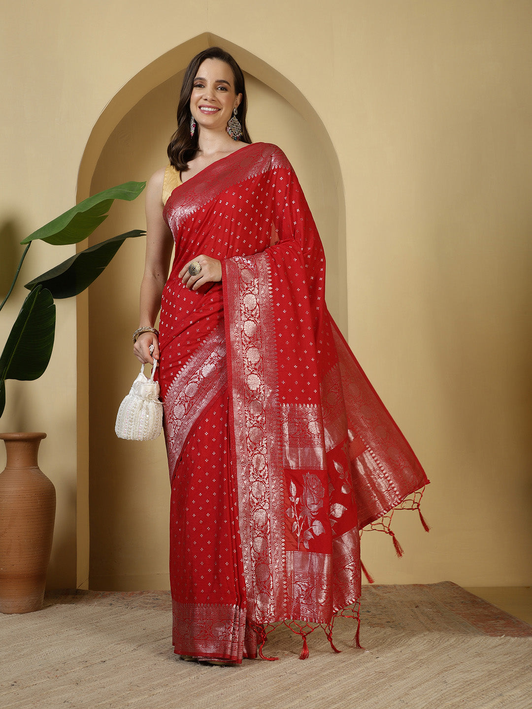 Zaari Jaal Crepe Saree