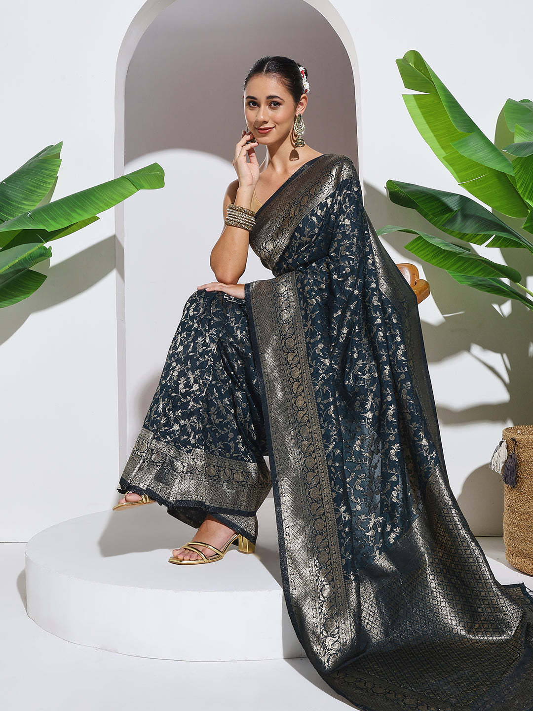 Zaari Jaal Crepe Saree