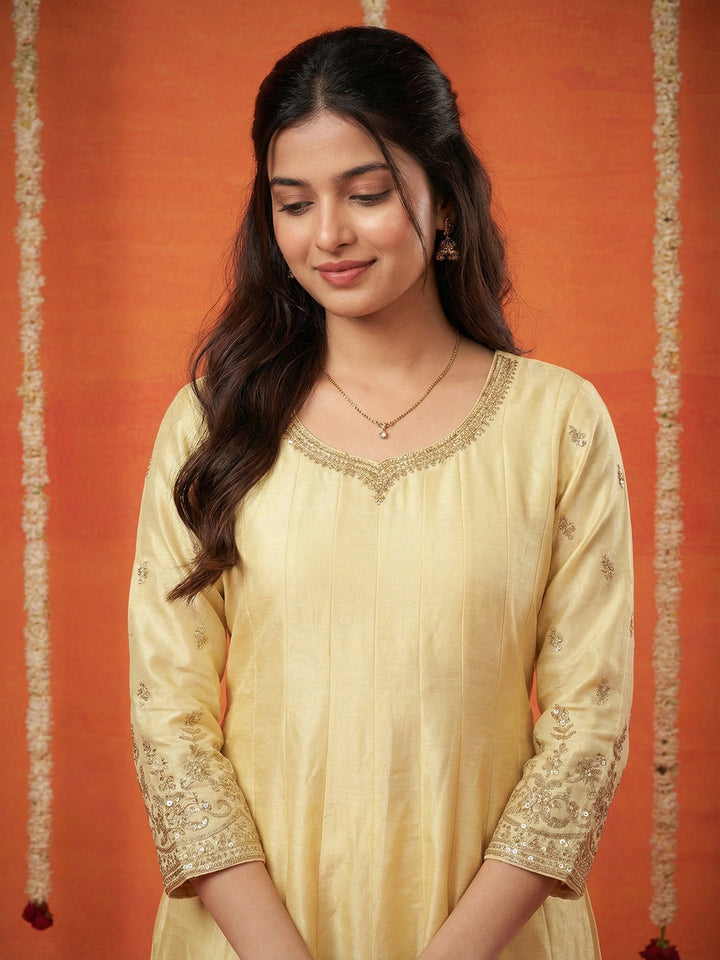 Embroidered Chinon Kurta With Pant &amp; Dupatta