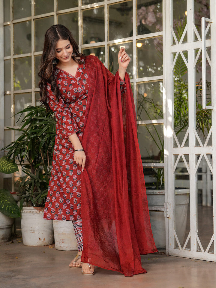 Neck Embroidery Cotton Blend Kurta With Pants &amp; Dupatta