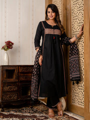 Neck Patti Cotton Kurta With Pants & Dupatta