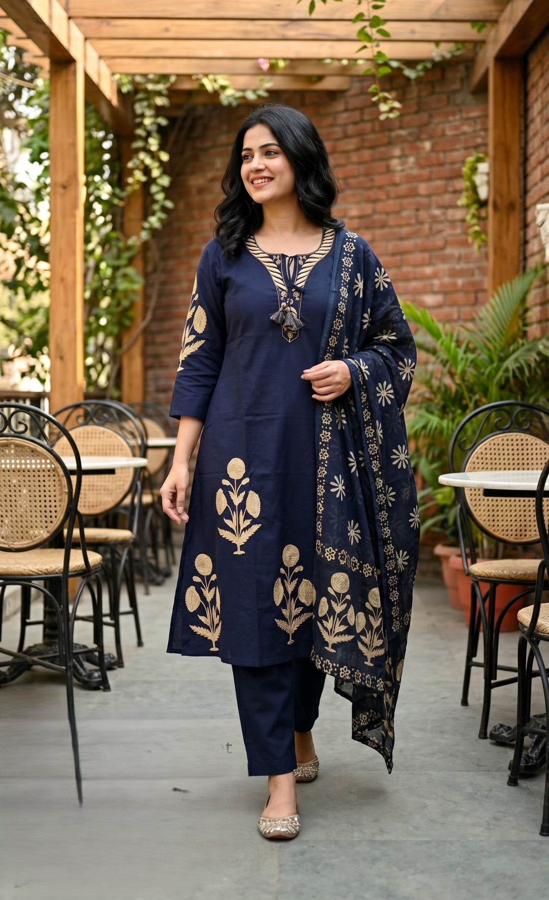 Blue Embroidered Cotton Blend Straight Round Neck Suit Set