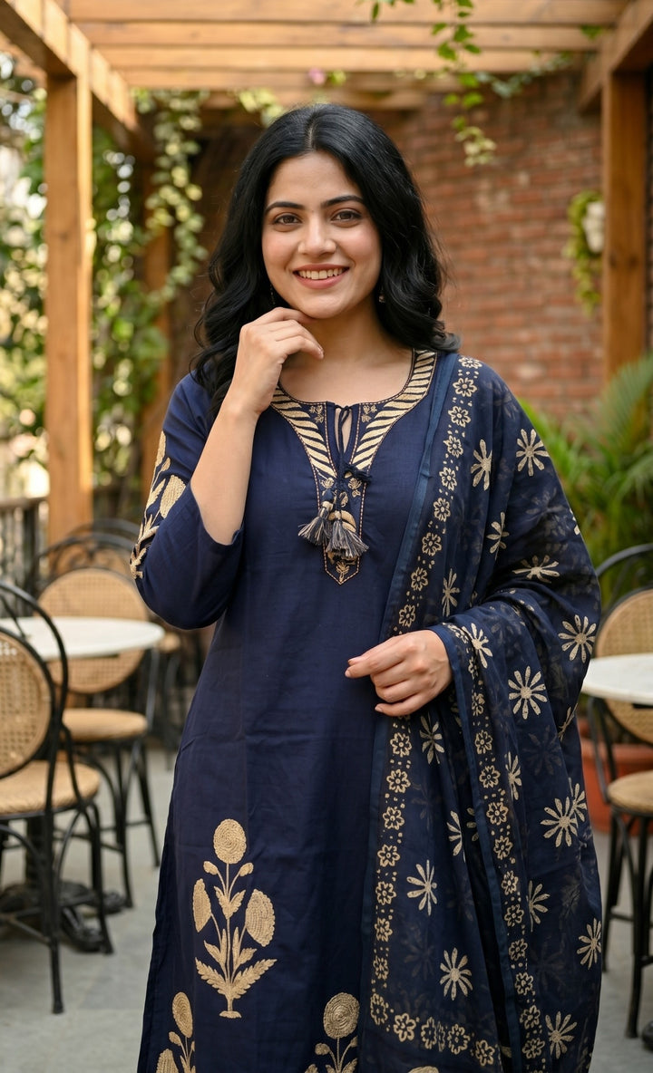 Blue Embroidered Cotton Blend Straight Round Neck Suit Set