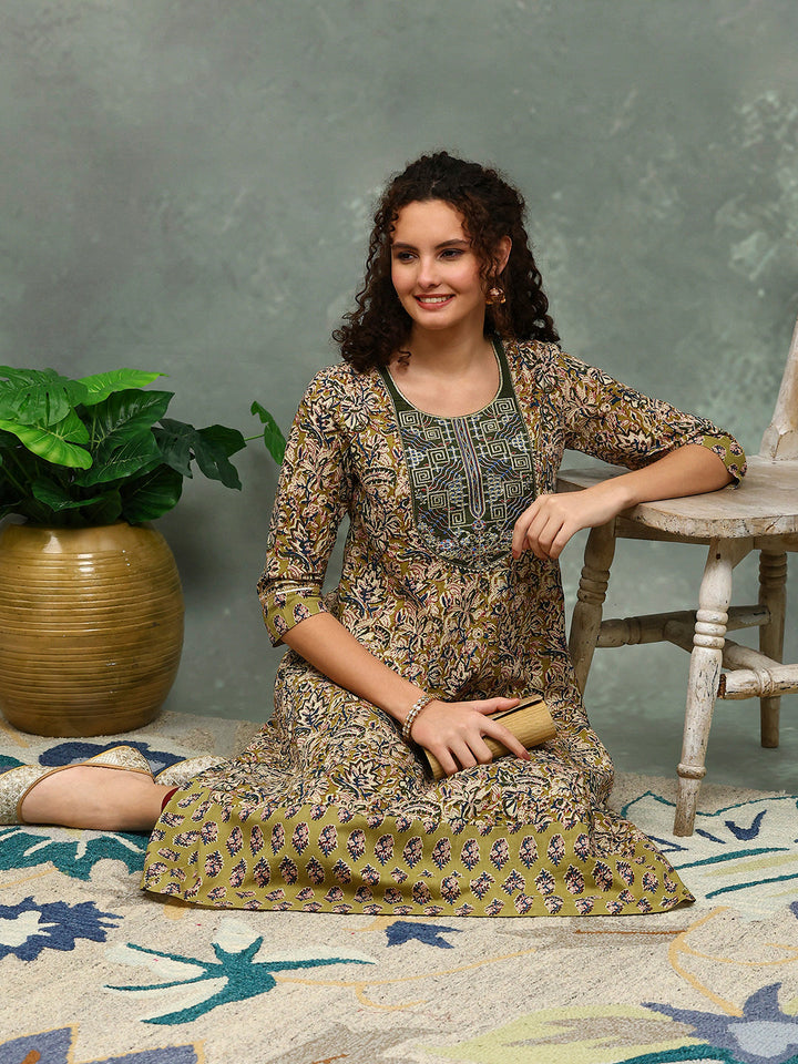 Yoke Embroidered Cotton Blend Kurta