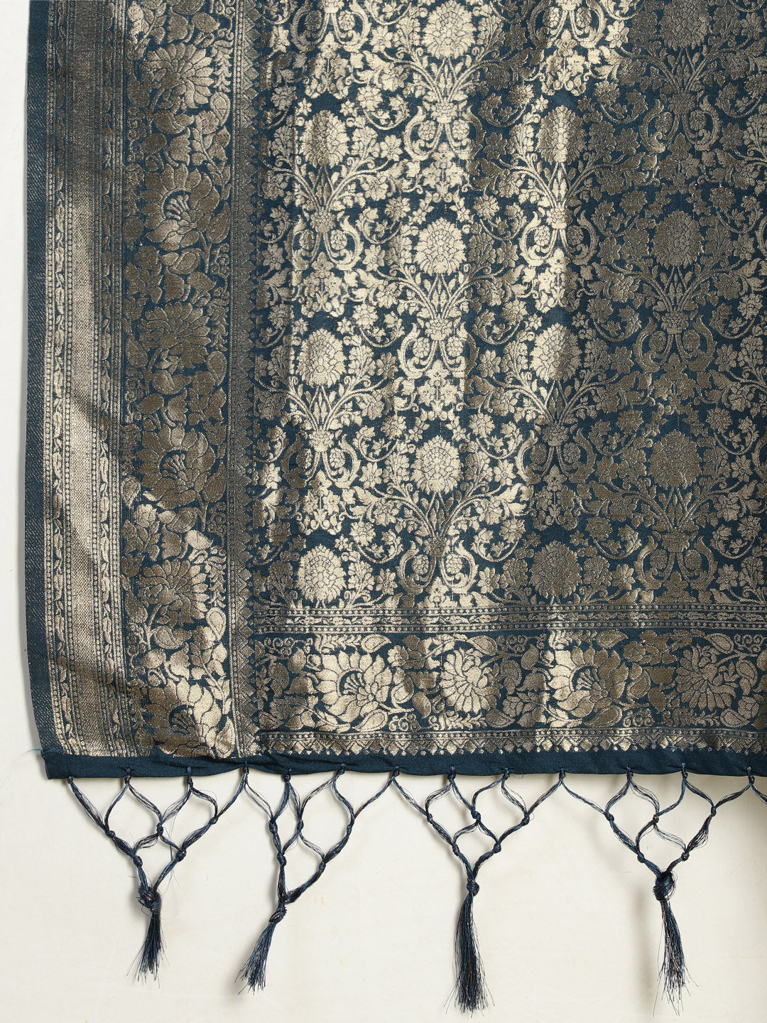 Zaari Jaal Crepe Saree