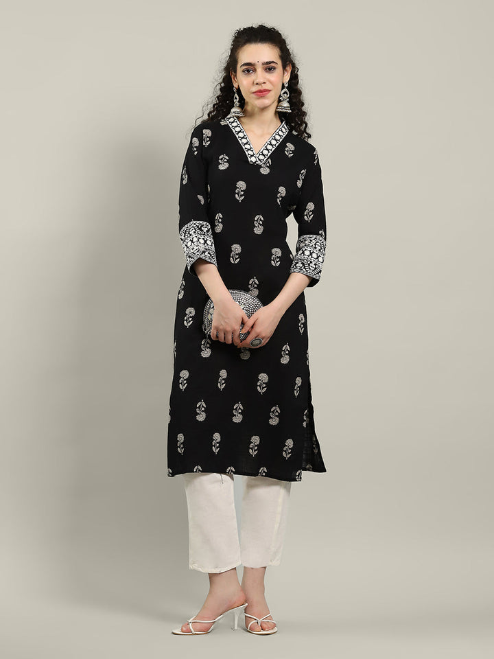 Printed Neck Embroidered Cotton Blend Kurta