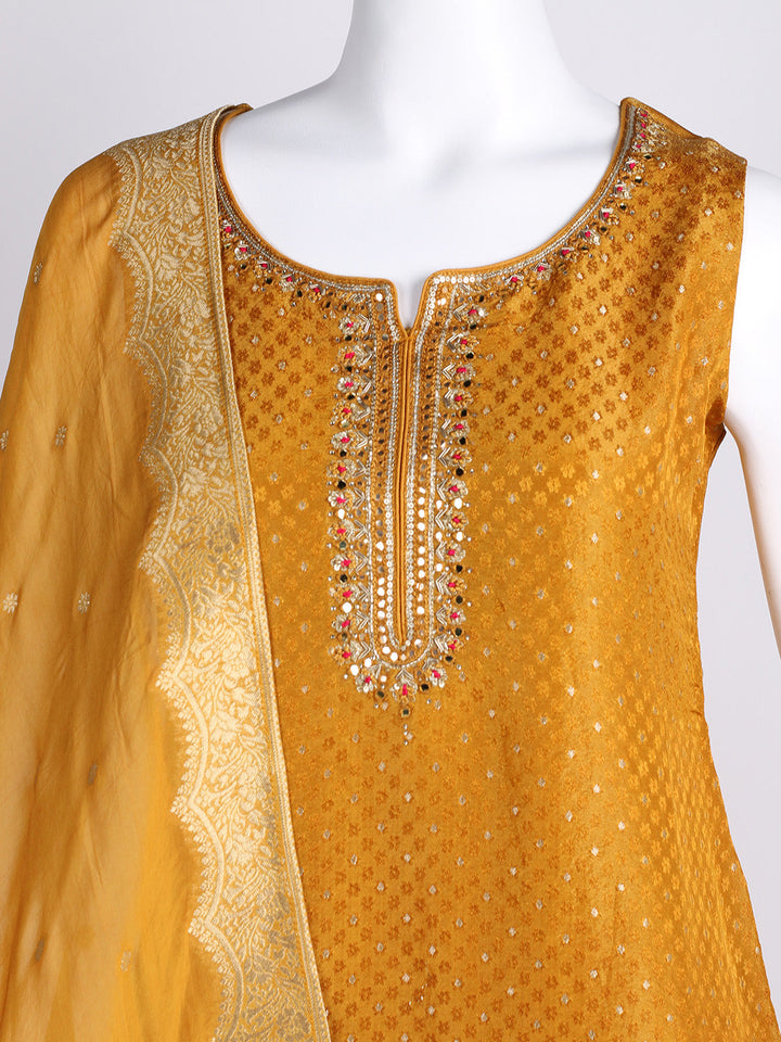 Embroidered Banarasi Kurta With Pant &amp; Dupatta