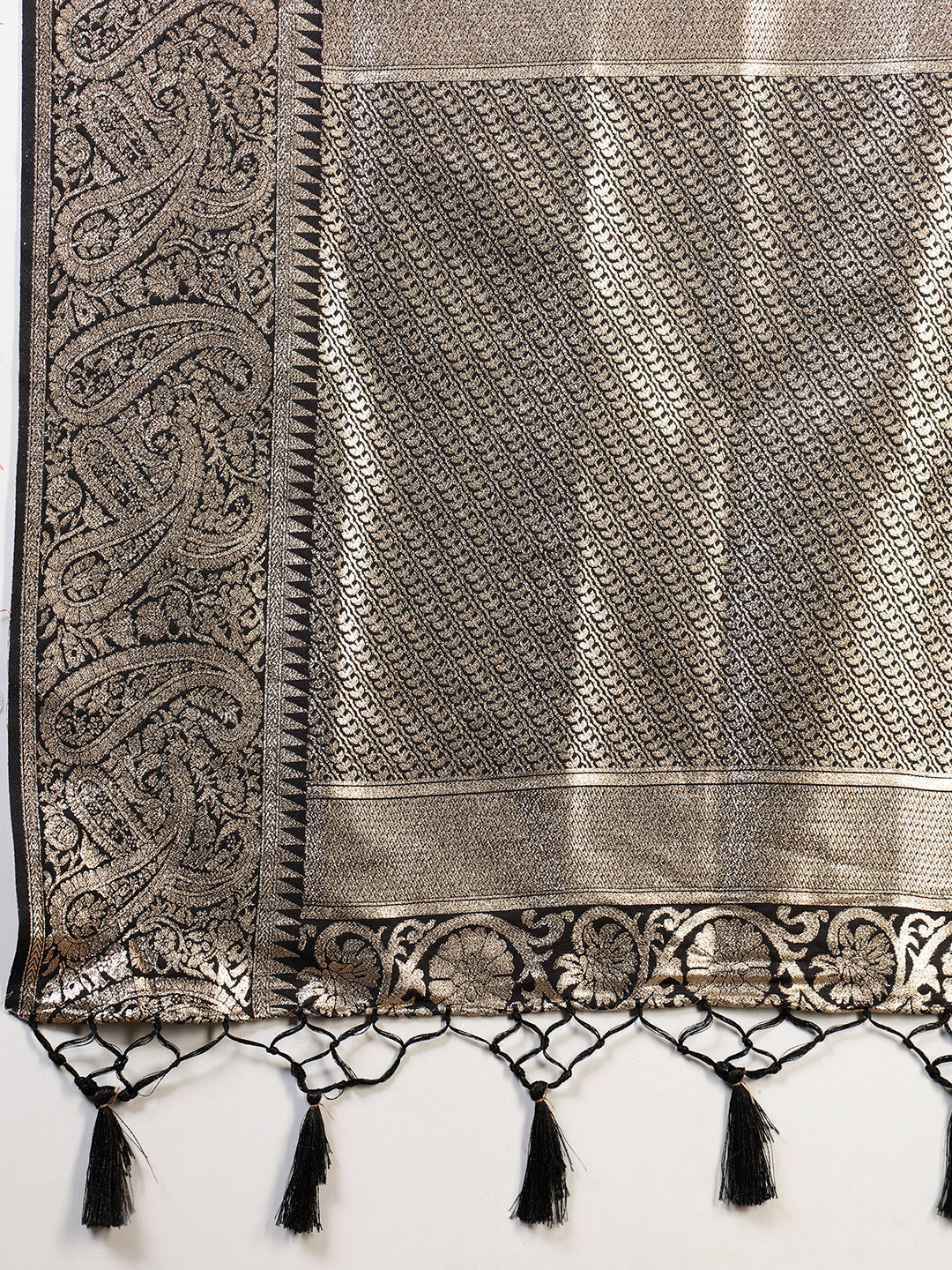 Zari Jaal Art Silk Woven Saree