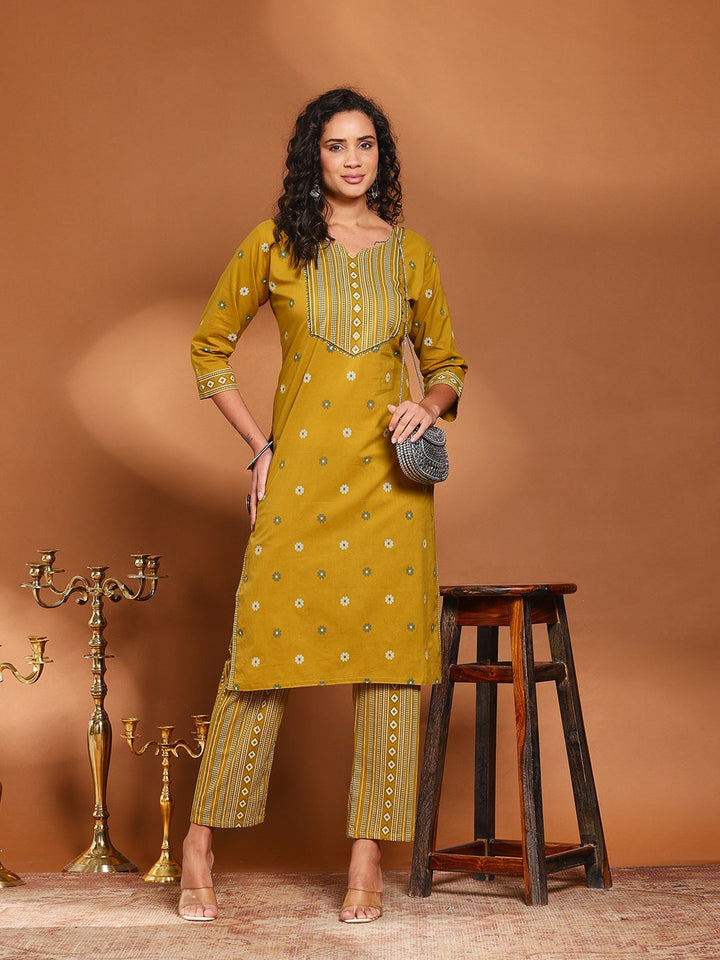 Printed Cotton Blend Kurta With Pant