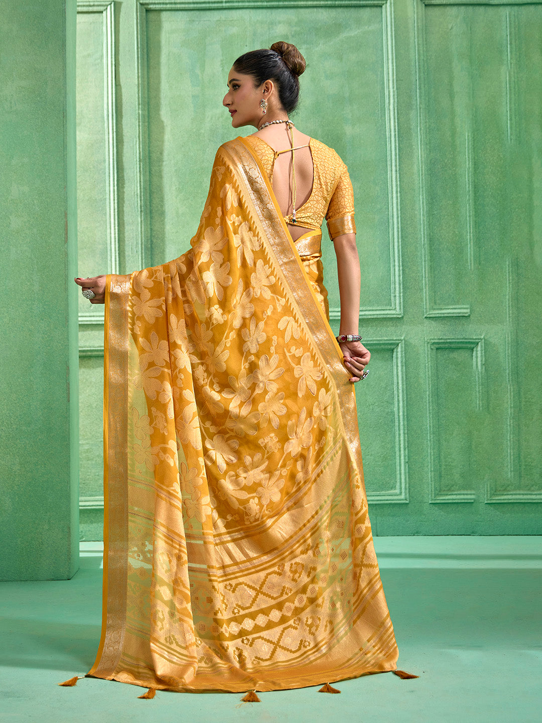 Floral Printed Georgette Saree