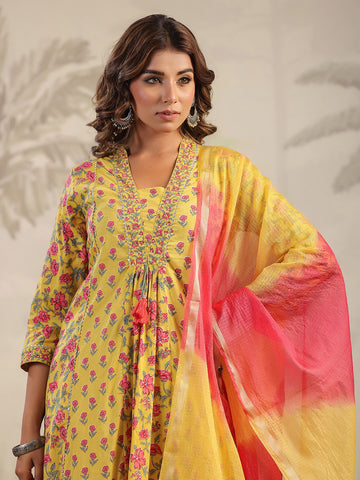 Digital Floral Printed Cotton Blend Kurta With Pants & Dupatta