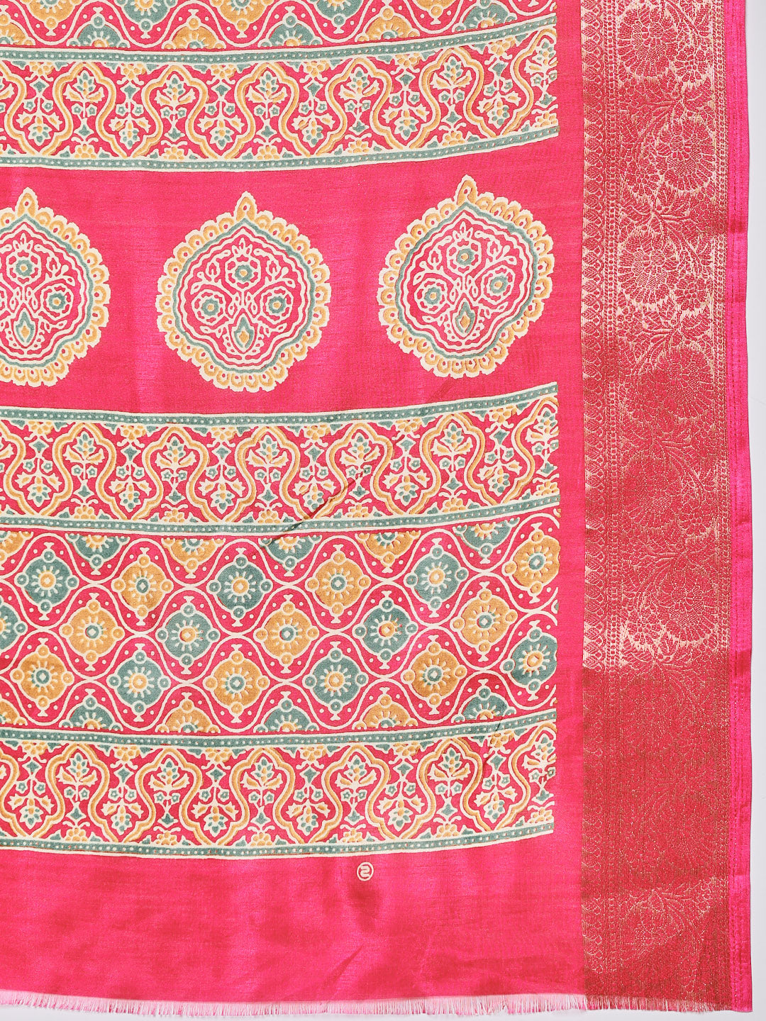 Digital Printed Art slik Saree
