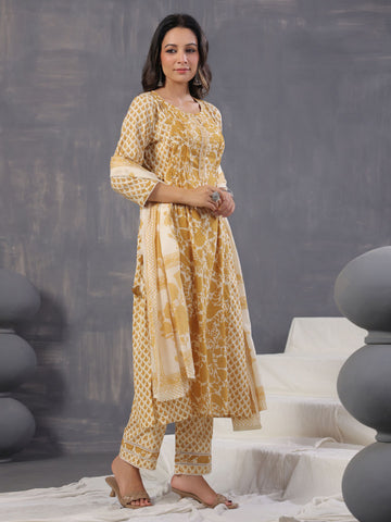 Digital Floral Printed Cotton Blend Kurta With Pants & Dupatta