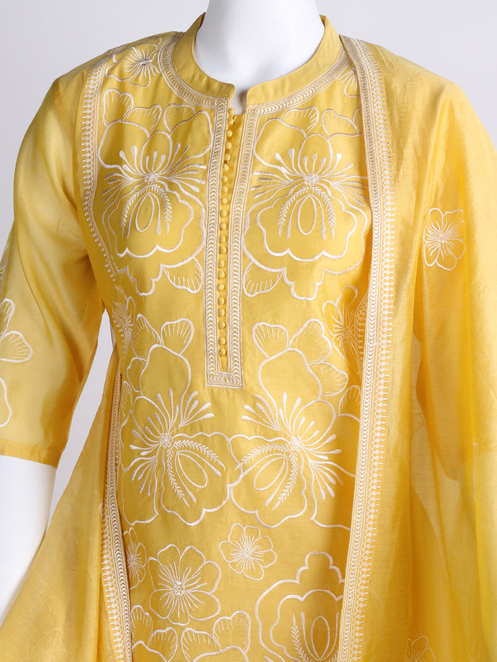 Embroidered Chanderi Kurta With Pant &amp; Dupatta
