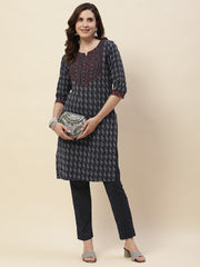 Neck Embroidery Cotton Kurta With Pants