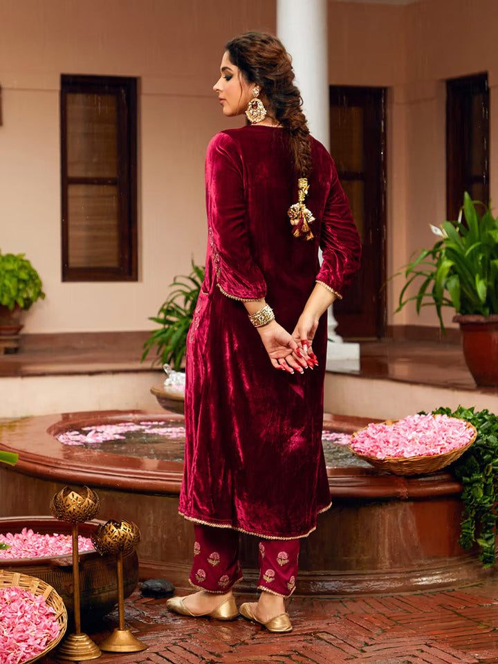 Embroidered Velvet Kurta With Pants &amp; Dupatta