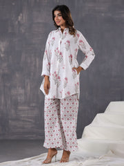 Floral Printed Cotton Blend  Kurta With Pants