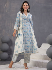 Floral Printed Cotton Blend Kurta With Pants