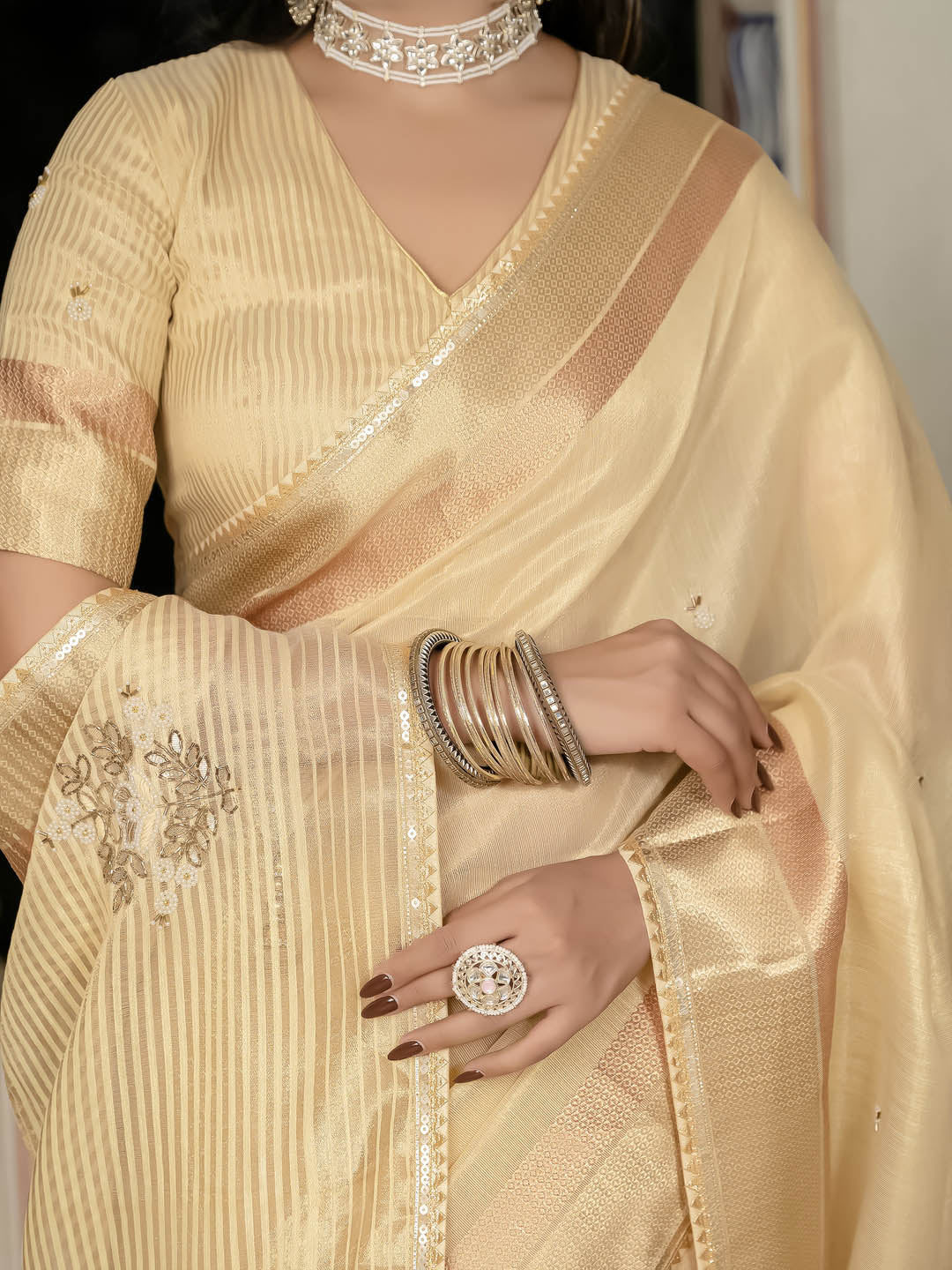 Plain Woven Border Linen Saree