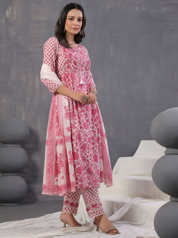 Digital Floral Printed Cotton Blend Kurta With Pants & Dupatta