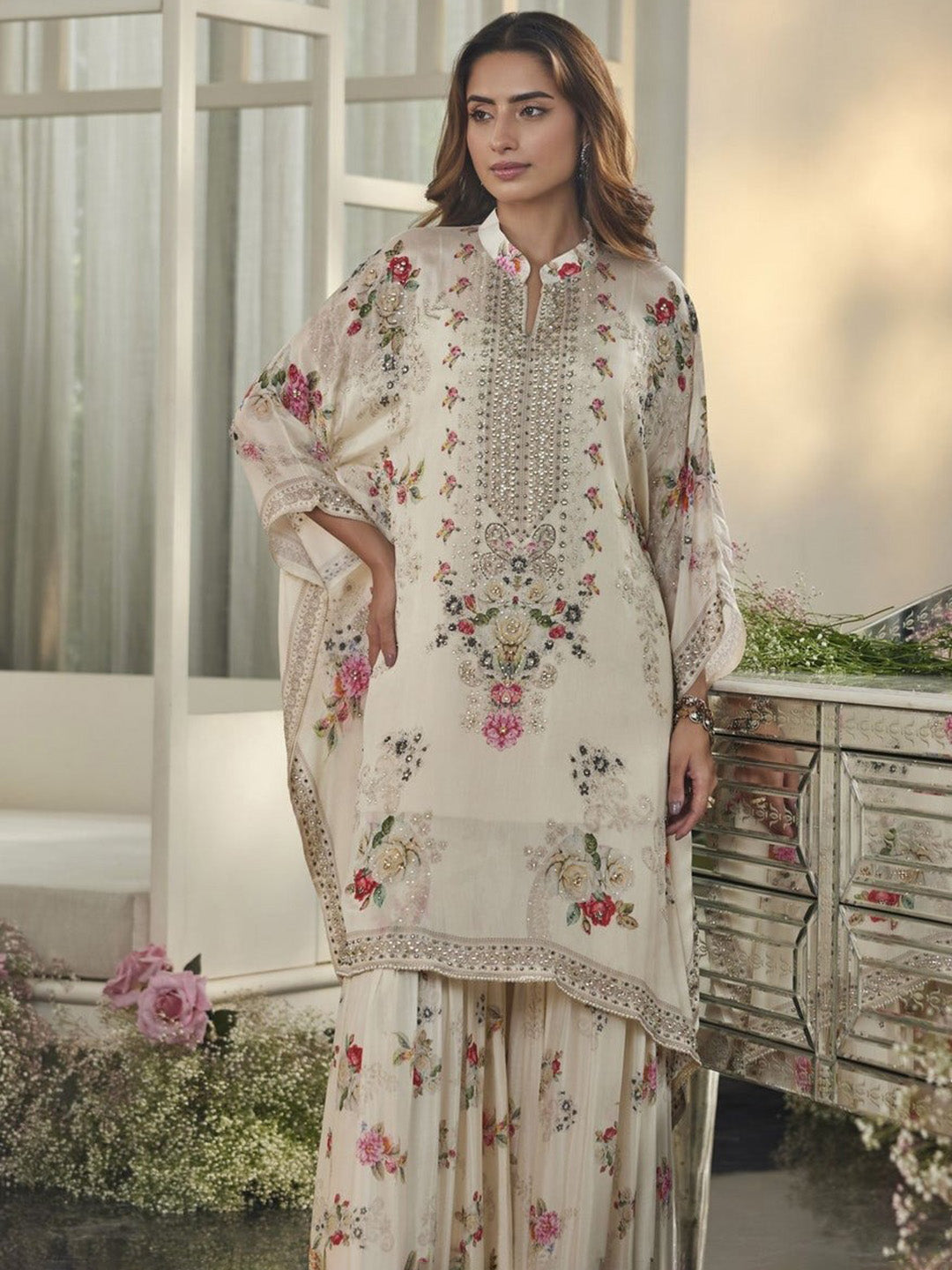 Embellished Silk Blend Kaftaan With Sharara