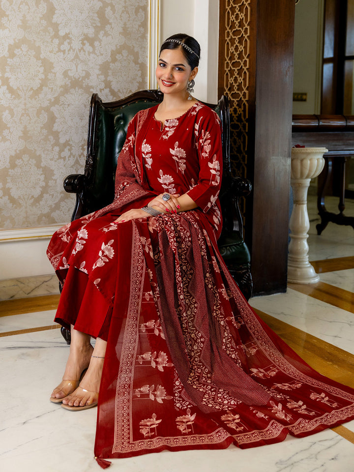 Red Printed Cotton Blend Round Neck Suit Set