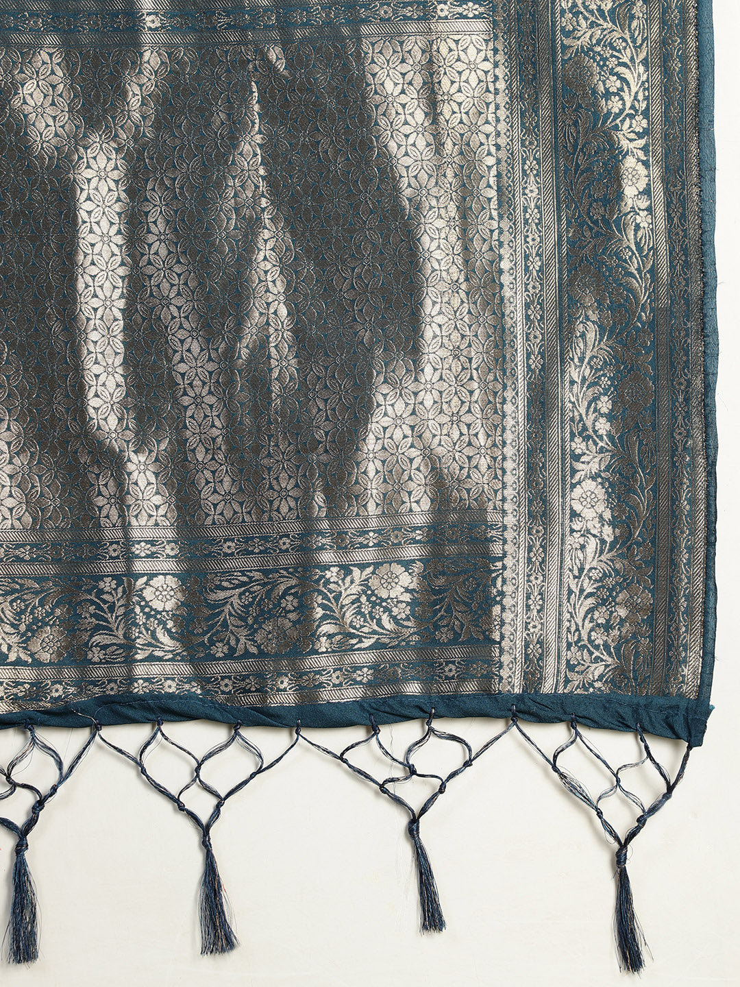 Zaari Jaal Crepe Saree