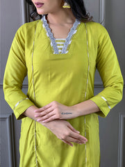 Resham Zari Embroidered Handloom Kurta With Pant & Dupatta