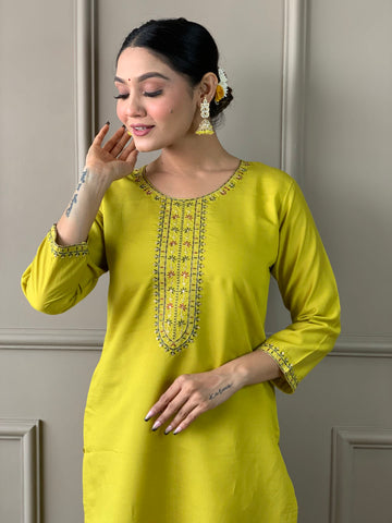 Neck Embroidered Chanderi Kurta With Pants & Dupatta