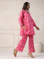 Floral Printed Cotton Blend Kurta With Pants