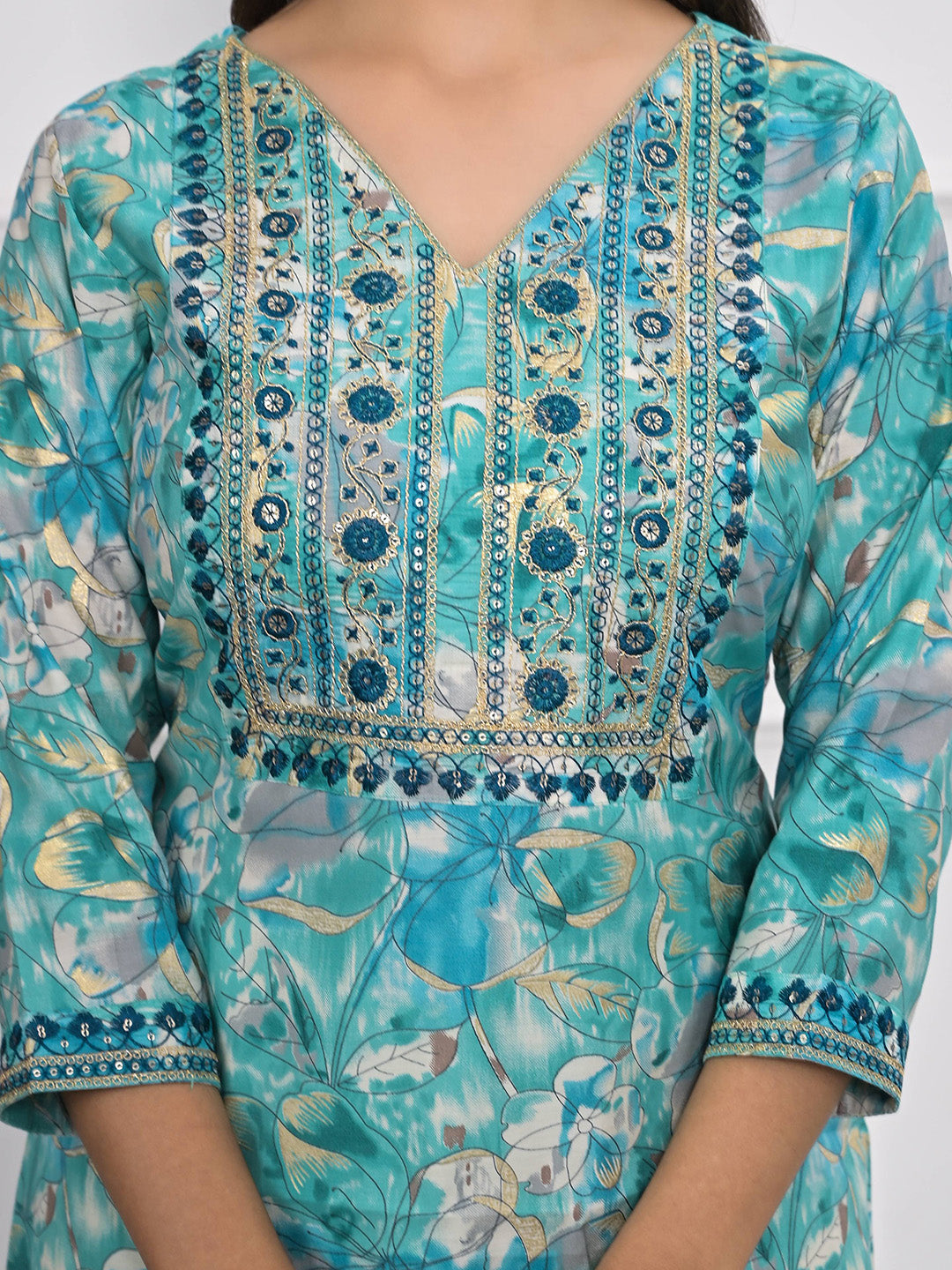 Printed Neck Embroidered Cotton Blend Kurta