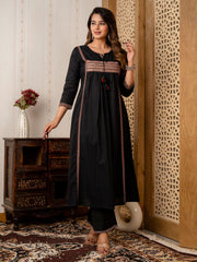 Neck Patti Cotton Kurta With Pants & Dupatta