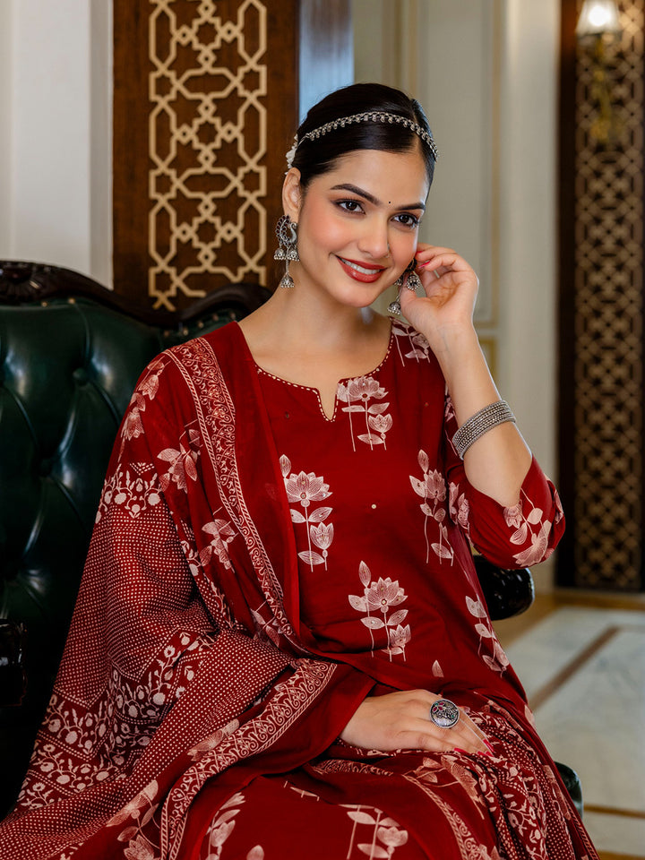 Red Printed Cotton Blend Round Neck Suit Set