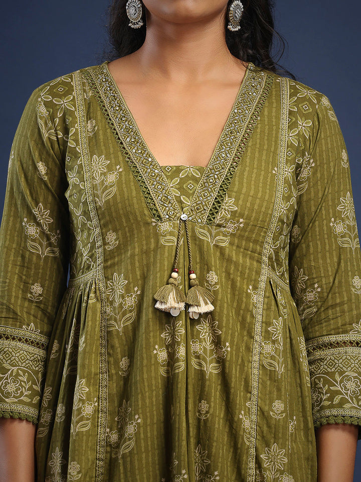 Mehndi Cotton Blend Printed Straight Suit Set