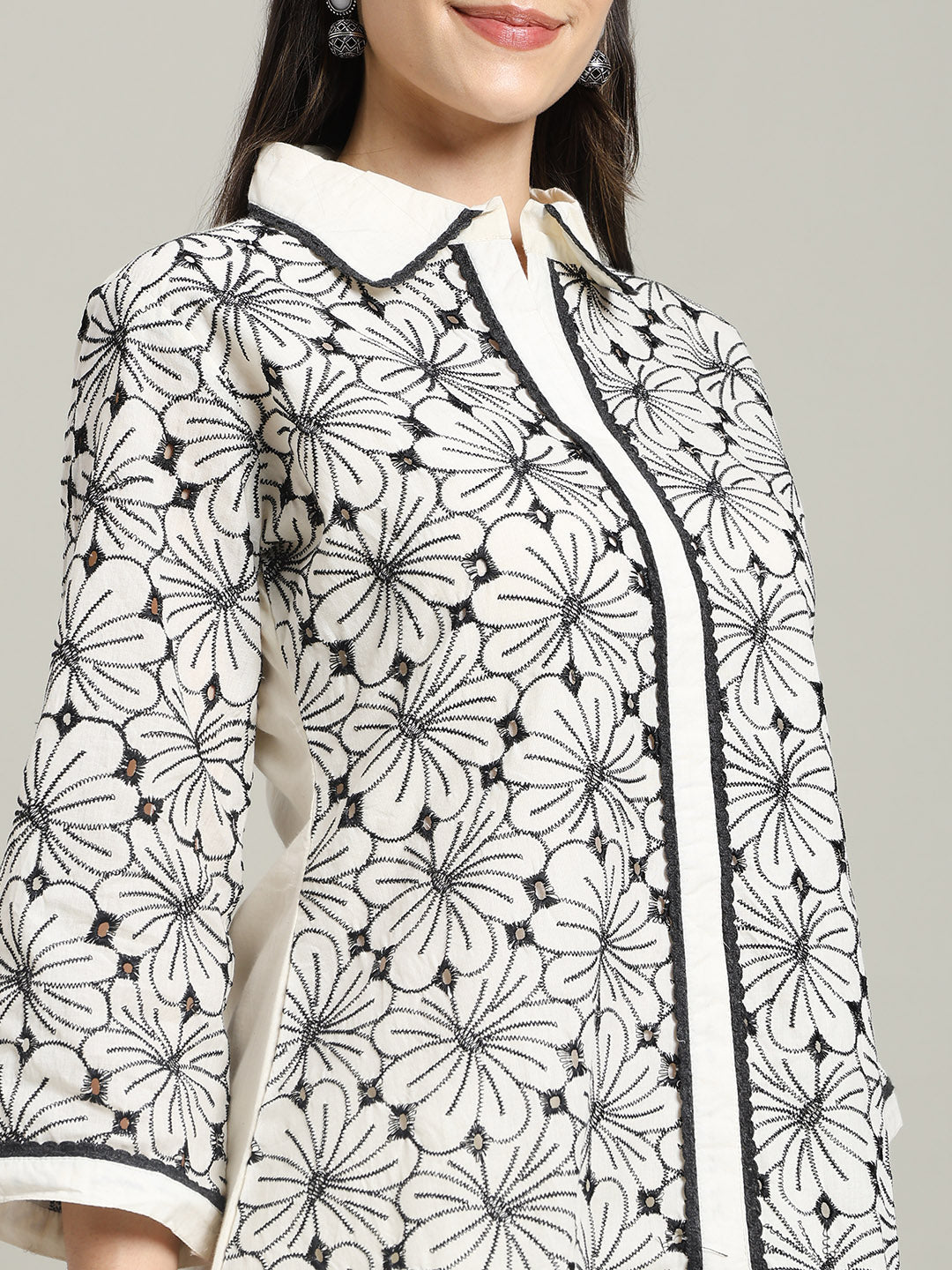 Thread Embroidery Cotton Blend Kurta With Pants