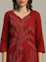 Threads Embroidery Cotton Blend Kurta With Pants