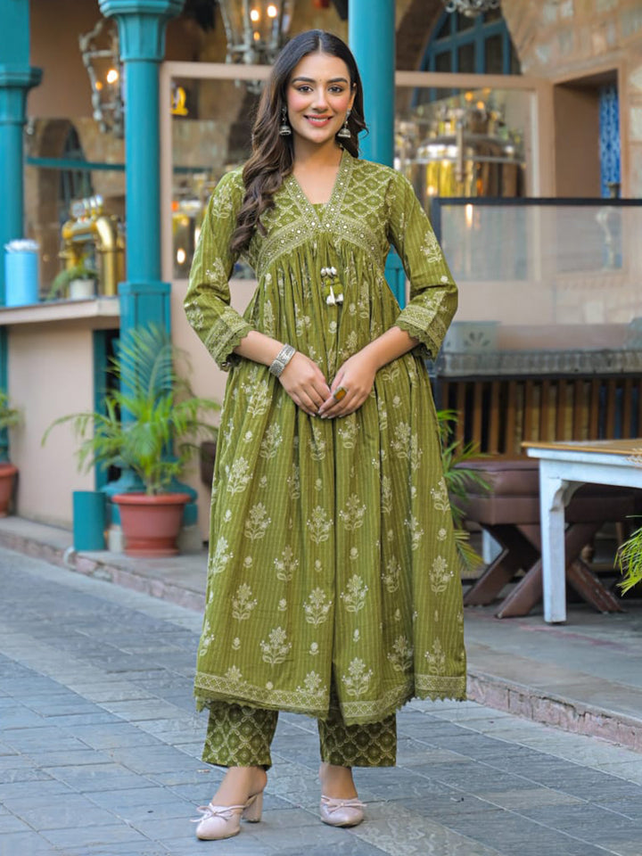 Green Cotton Blend Printed Straight Suit Set