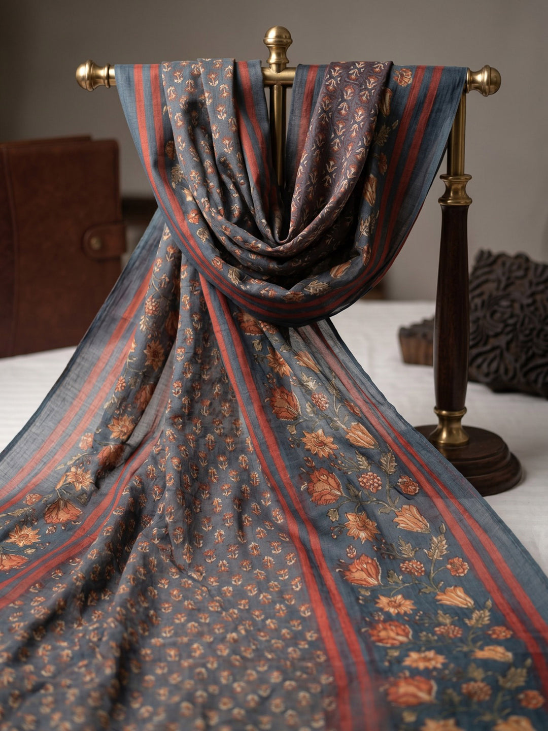 Blue Embroidered Cotton Blend Straight Round Neck Suit Set