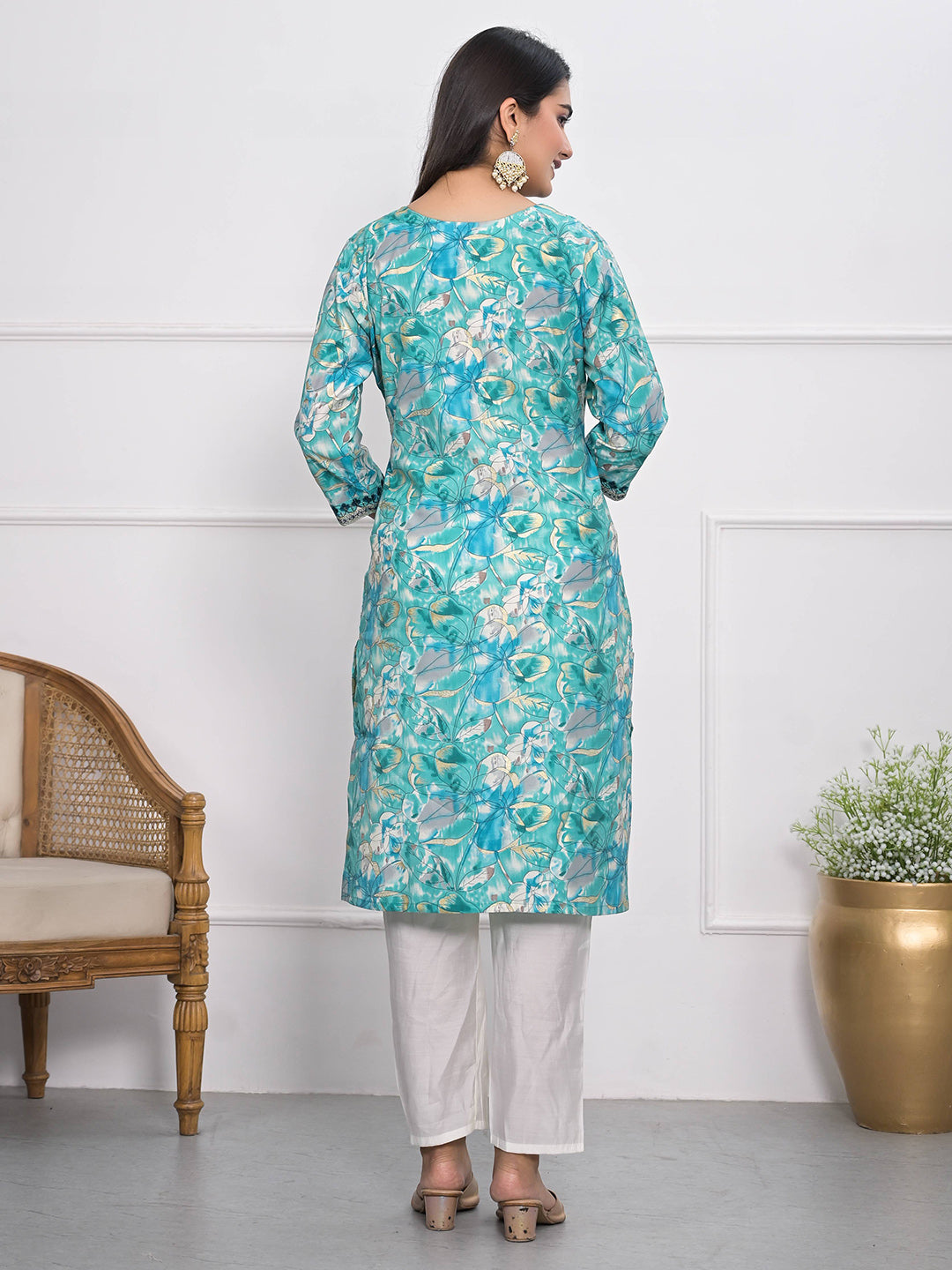 Printed Neck Embroidered Cotton Blend Kurta